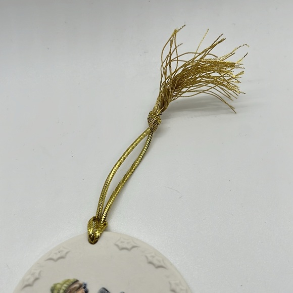 Berta Hummel Flat Porcelain Christmas Ornament - Picture 3 of 4